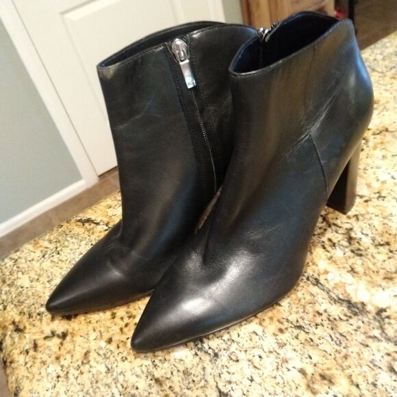 Marc Fisher LTD LUNNO Pointed Toe Block Heel Ankle Boot Size: 8M - Picture 7 of 14